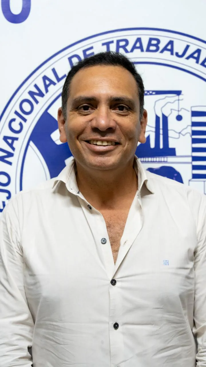 Carlos E. Reyes